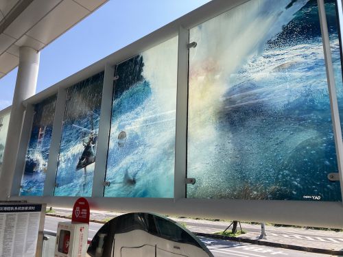 淡海ライトレールの台北海洋大學駅に描かれた絵