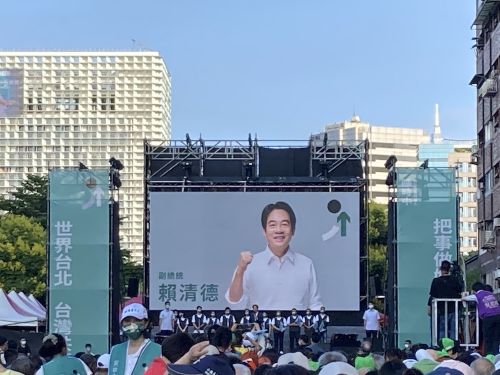 選挙対策本部の事務所開きの集会の様子(10月1日)