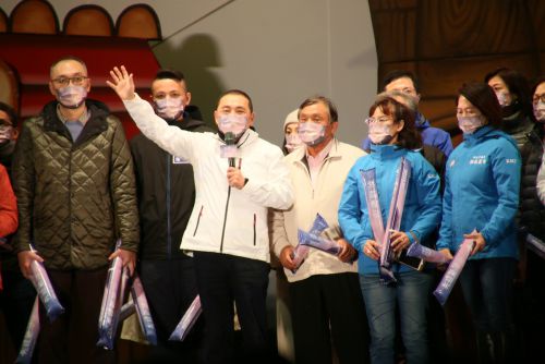 候友宜市長(中央のマイクを持つ男性)も登場