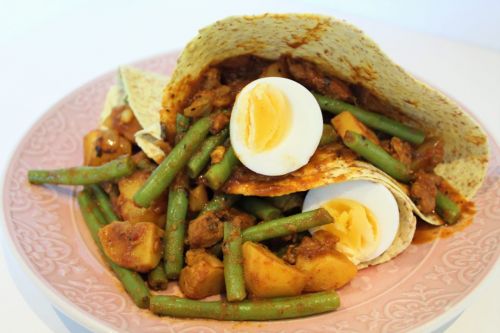 インド風カレーをトロピカル風にアレンジした、ロティ・カレー