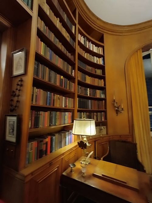 エマの愛したカーザ・ムゼウ・エマ・クラビンの図書室