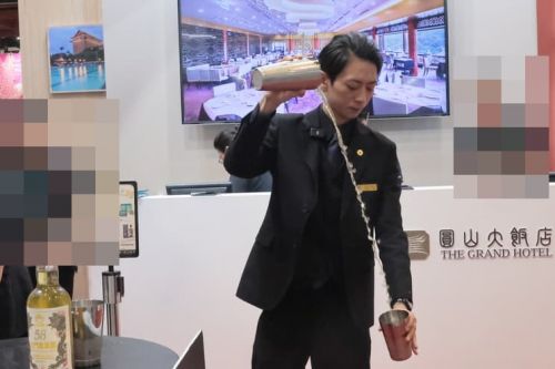 会場でも職人芸を見せて盛り上げます