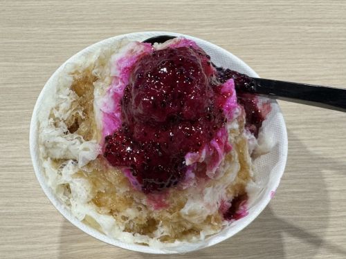 台湾美食展で食べたドラゴンフルーツのかき氷