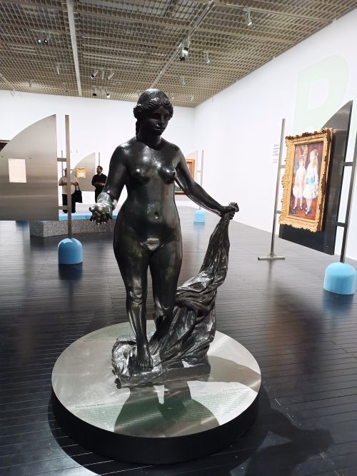 印象派を代表するフランスの画家ルノワールのフロア
