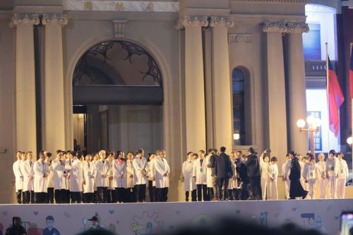 今年の式典の後援をしている台湾の医業の組合の人たち